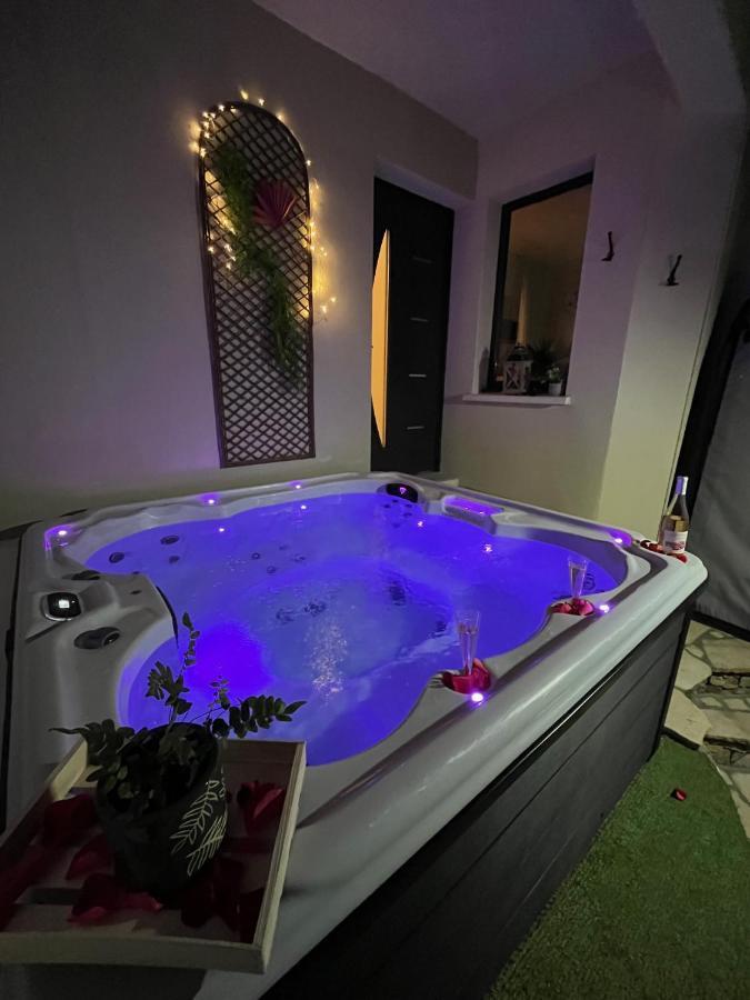 Chambre Au Calme Avec Spa Privatif Gratuit Sud Aveyron Les Palmiers Des Causses Saint-Rome-de-Tarn 외부 사진